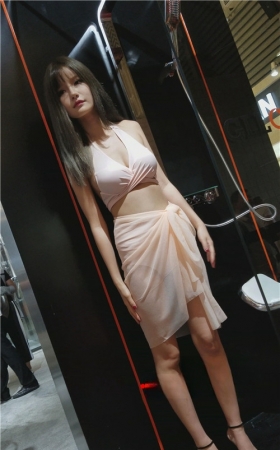 漂亮的展模小姐姐