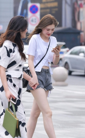 夏天，就是秀美腿的时候~ [19P]