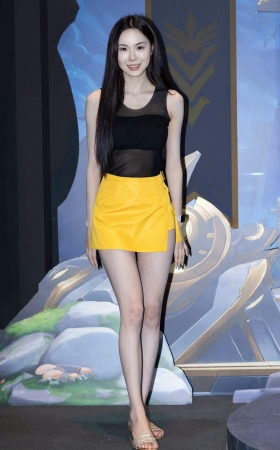 L1272-43P上海CJ-顶级长腿女神车模弯弯弯chinajoy首秀 10P
