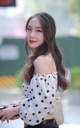 黑色牛仔裤漂亮学妹 [26P]