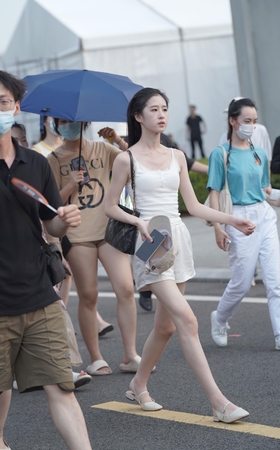 220827-71 白裙大长腿