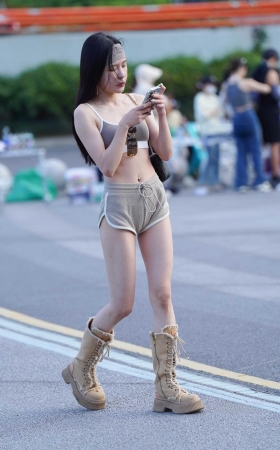 清凉热裤 [22P]