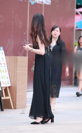 V领连衣裙，长发美女 [11P]