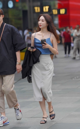 气质美女 如沾着露珠的牡丹 [24P]