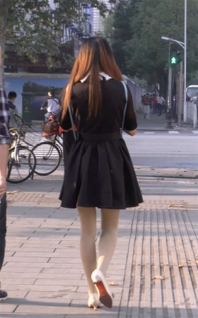 肉丝纤细美腿少女