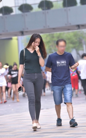 可爱的紧牛美女 [21P]