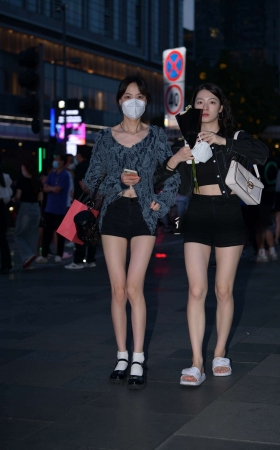 夜拍小清新美腿MM [23P]