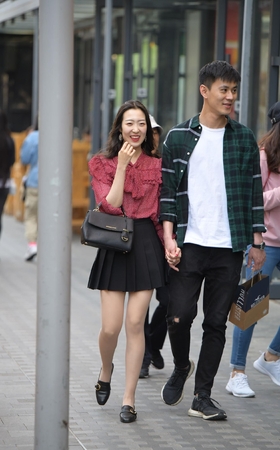 百褶裙与肉丝青春妹妹