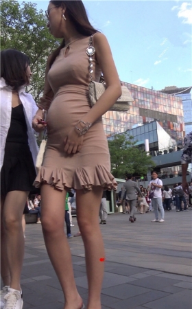 漂亮的包臀裙孕妇