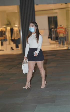 微胖，紧身包臀短裙 [13P]