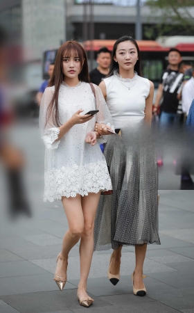 白衣天使-两位小姐姐真会穿 [19P]