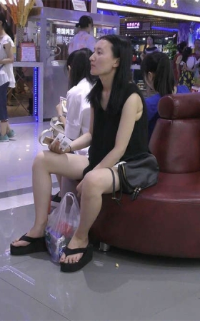 美女天生丽质