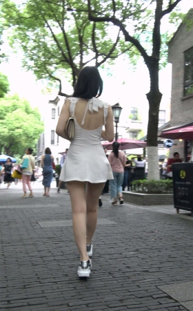性感好身材白色超短连衣裙白富美