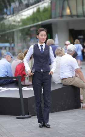 工作服也很美