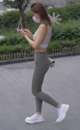 灰绿色瑜伽裤美女MJ3205