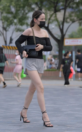 黑色细带高跟鞋、长腿美女 [14P]
