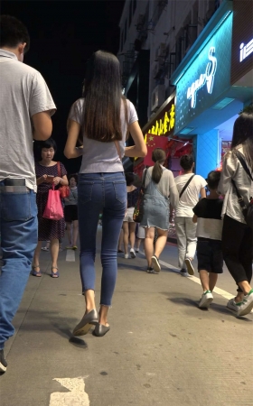 苗条好身材小蛮腰紧身蓝牛美女