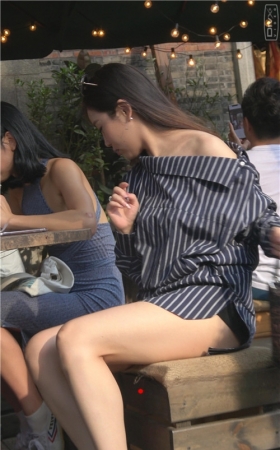 裸腿小姐姐