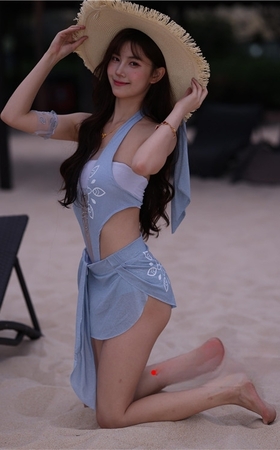 沙滩上的美女(176P)