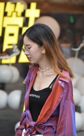 很斯文