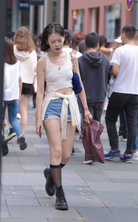 白嫩的皮肤 [16P]