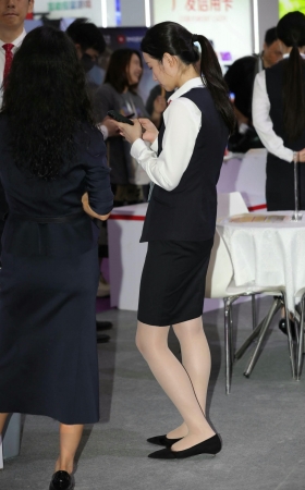 肉丝腿妹纸 [17P]