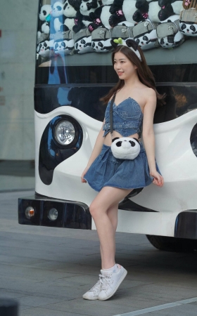 可爱甜美牛仔超短裙小妹 [19P]
