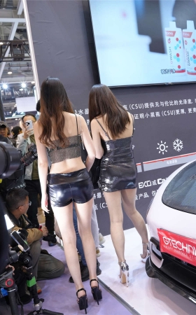 甜美牛仔短裤