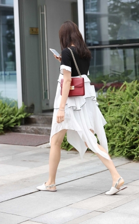 白皙的小姐姐有点像唐嫣 [10P]
