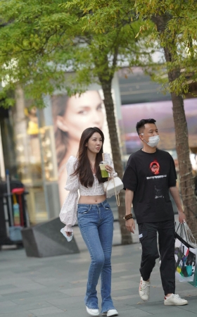 牛仔裤小姐姐 [16P]