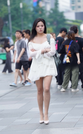 搭讪街拍丝腿女人 [23P]