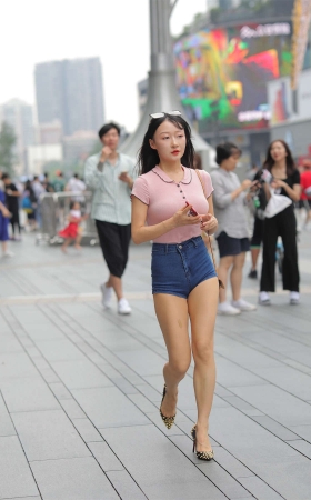 凯恩街拍摄影作品 热裤美女