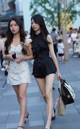 美腿姐妹逛街 [18P]