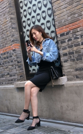 性感高跟鞋牛仔外套女神级美女