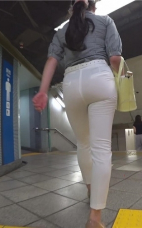 紧身白裤OL少妇
