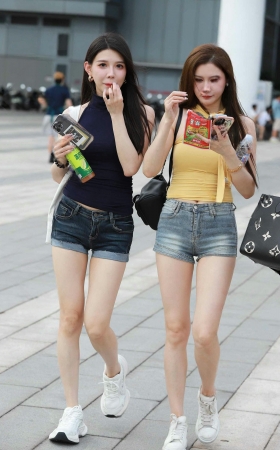 三位小仙女 11P