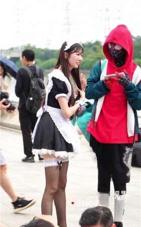 性感的女仆小姐姐