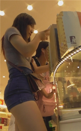 高腰蓝牛紧身美女