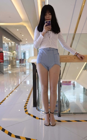 程生街拍★热裤的小默默 【套图+视频】 [10P]