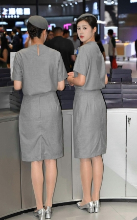 2562-7=52√四个小仙女，喜欢哪个呢？ 13P