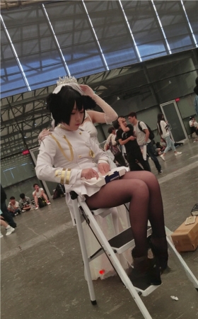 黑丝白裙coplay妹子