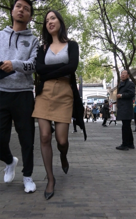 黑丝短裙美腿高跟鞋气质姑娘