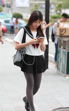灰色丝袜jk校服美眉3A182[28P-187M]