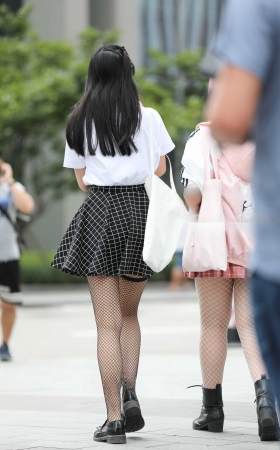 [辉辉赛贴]可爱的网袜美眉 [13P]