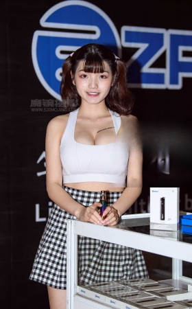 展位上的童颜巨乳模特 [12P]