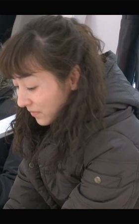 包裹玉足的是一双超长白袜