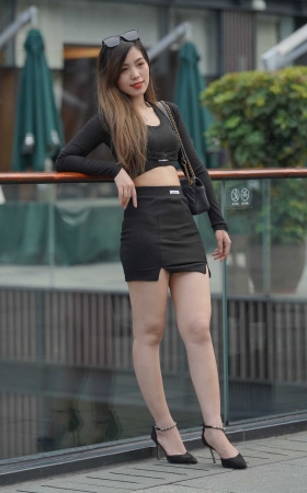 短裙美眉 [24P]