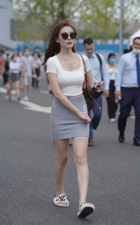 青春动人休闲风