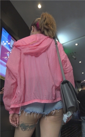 夜拍短裤月牙纹身小姐姐