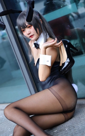 黑色皮衣兔妹coser [33P]